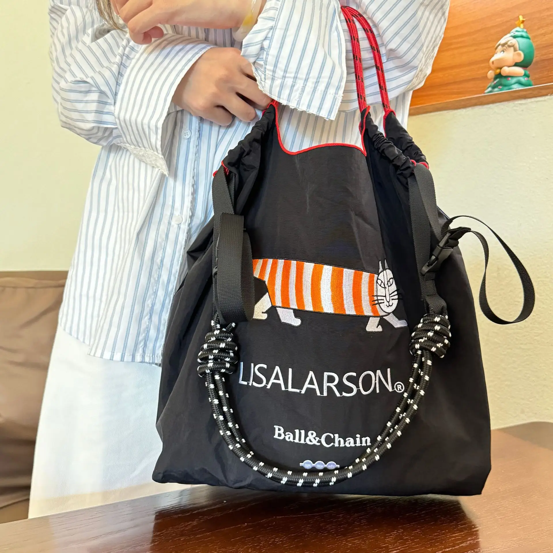 Lis Alarson Embroidered Nylon Shoulder Bag for Women - Image 4