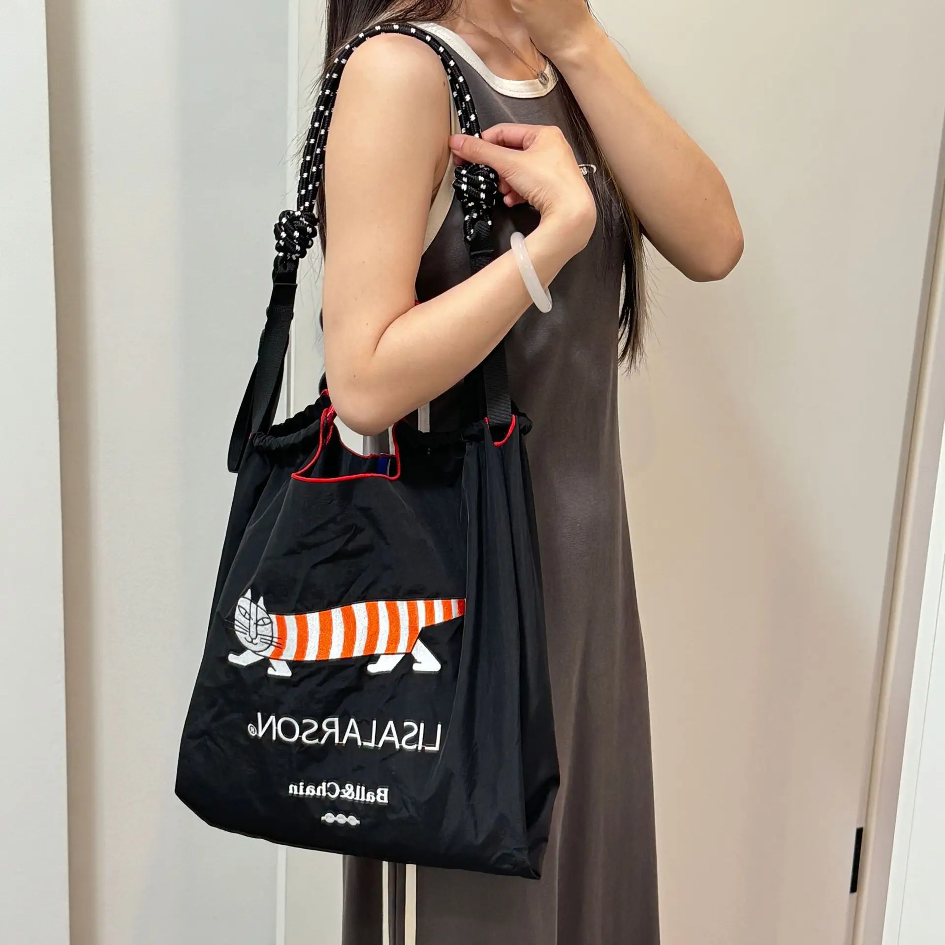 Lis Alarson Embroidered Nylon Shoulder Bag for Women — feature 4