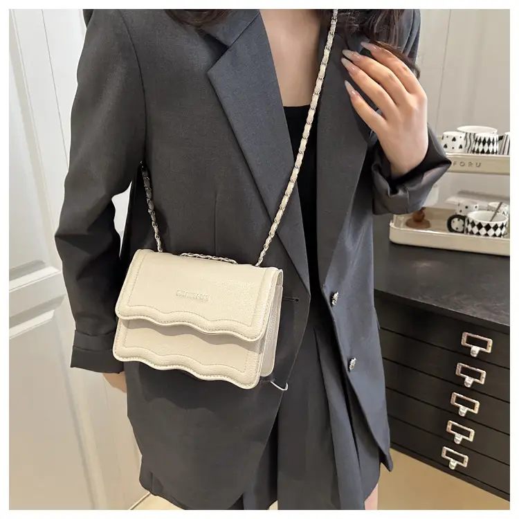 Women's Brown Leather Crossbody Bag 2025 New Style — feature 7
