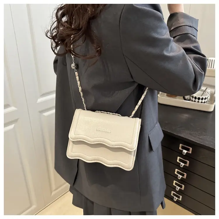 Women's Brown Leather Crossbody Bag 2025 New Style — feature 9