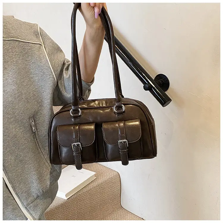 Retro Boston Style Shoulder Bag Cream 2026 — feature 17