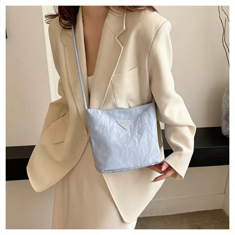 2025 New Fashion Women's Handbag Simple Solid Color