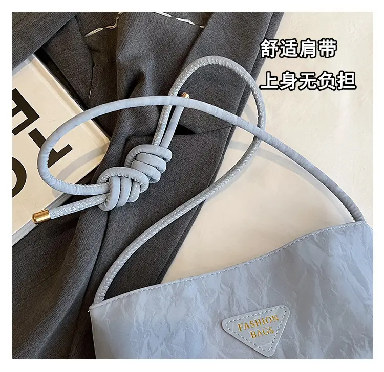 2025 New Fashion Women's Handbag Simple Solid Color — feature 5