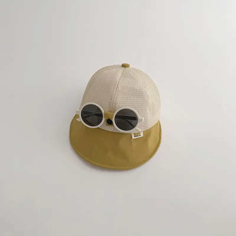 Pink Mesh Sun Hat with Sunglasses for Kids - Image 4