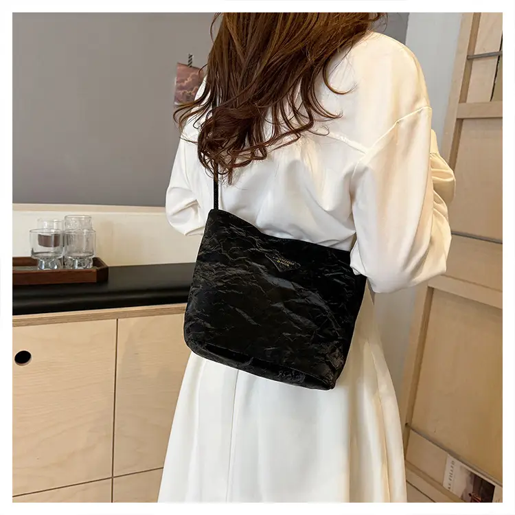 2026 Stylish Shoulder Bag for Women Solid Color Textured Artistic Trendy Casual Versatile — feature 13