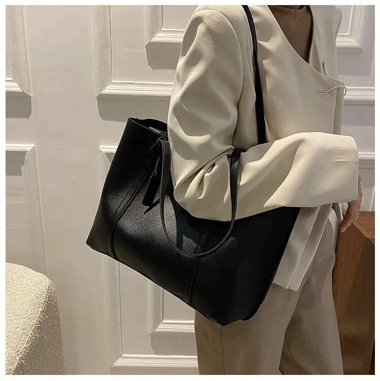 Black Leather Tote Bag for Women 2024 Winter Style — feature 15