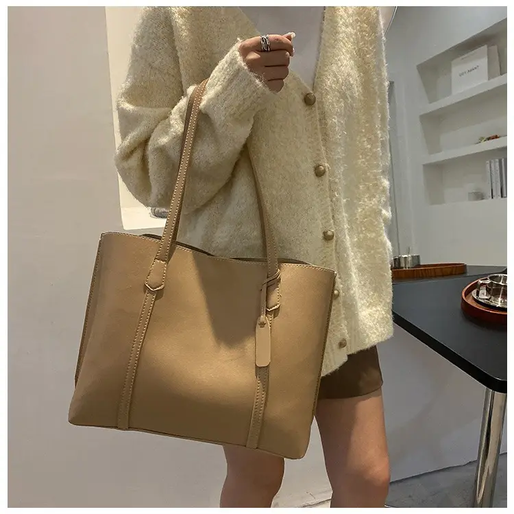 Black Leather Tote Bag for Women 2024 Winter Style — feature 25