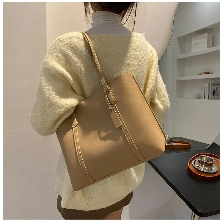 Black Leather Tote Bag for Women 2024 Winter Style — feature 26