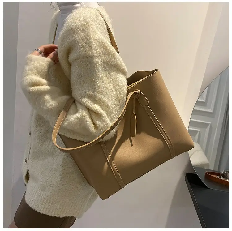 Black Leather Tote Bag for Women 2024 Winter Style — feature 28