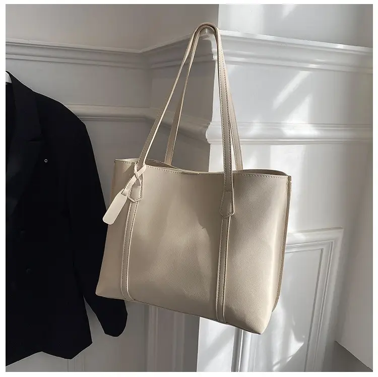 Black Leather Tote Bag for Women 2024 Winter Style — feature 38