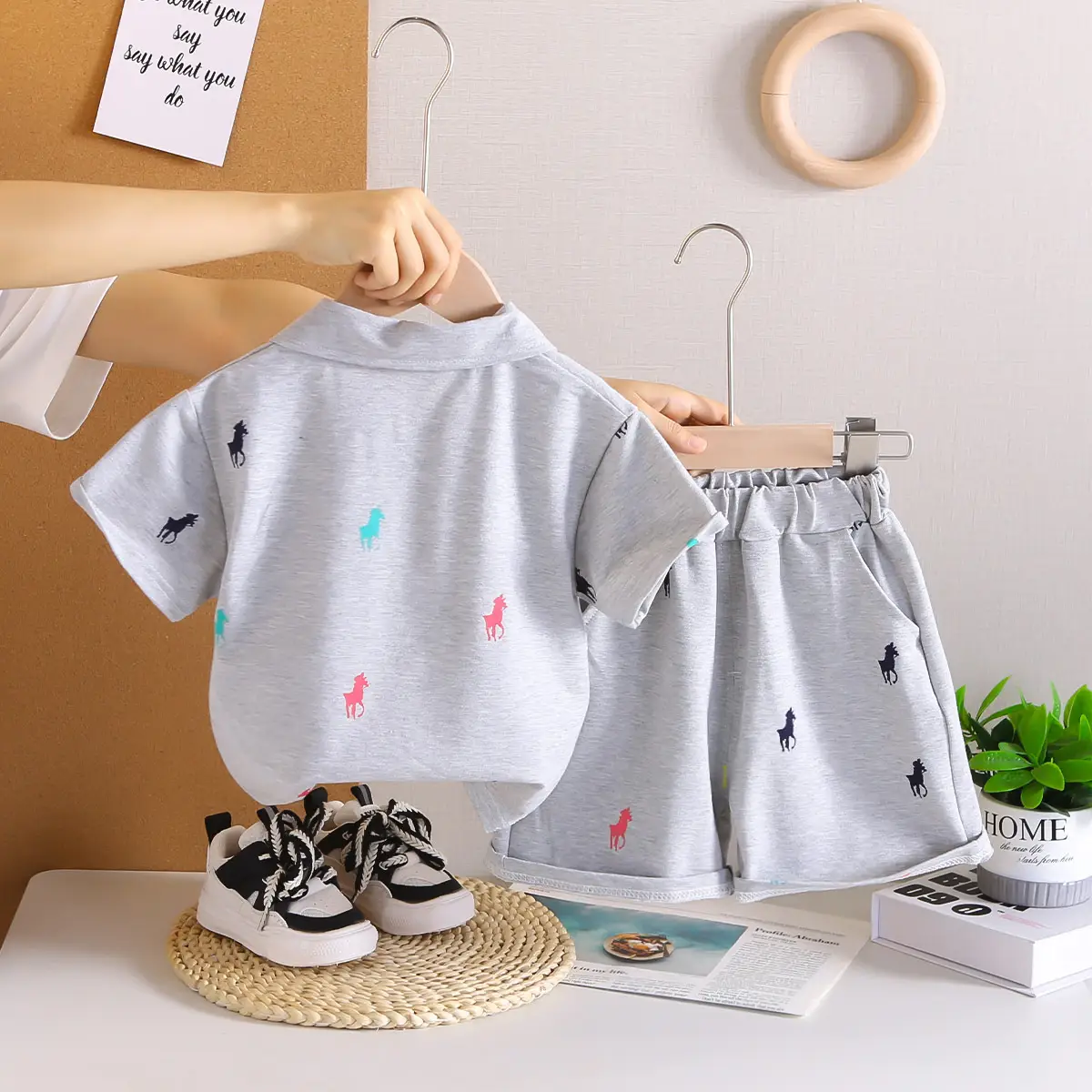 Boys' White Printed Short Sleeve T-Shirt Shorts Set 2025 — feature 5