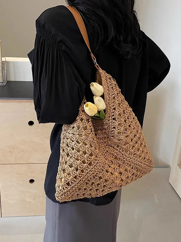 Women's Large Straw Woven Bag for Beach & Commute - Image 8