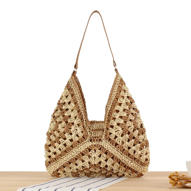 Women's Large Straw Woven Bag for Beach & Commute - Image 4