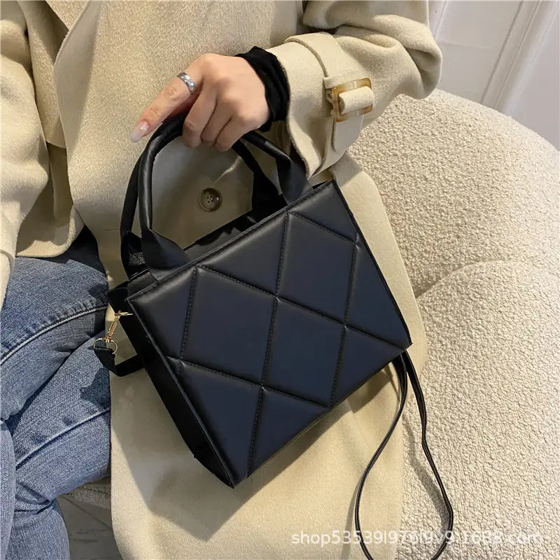 Black Diamond Pattern Crossbody Bag for Women XL — feature 12