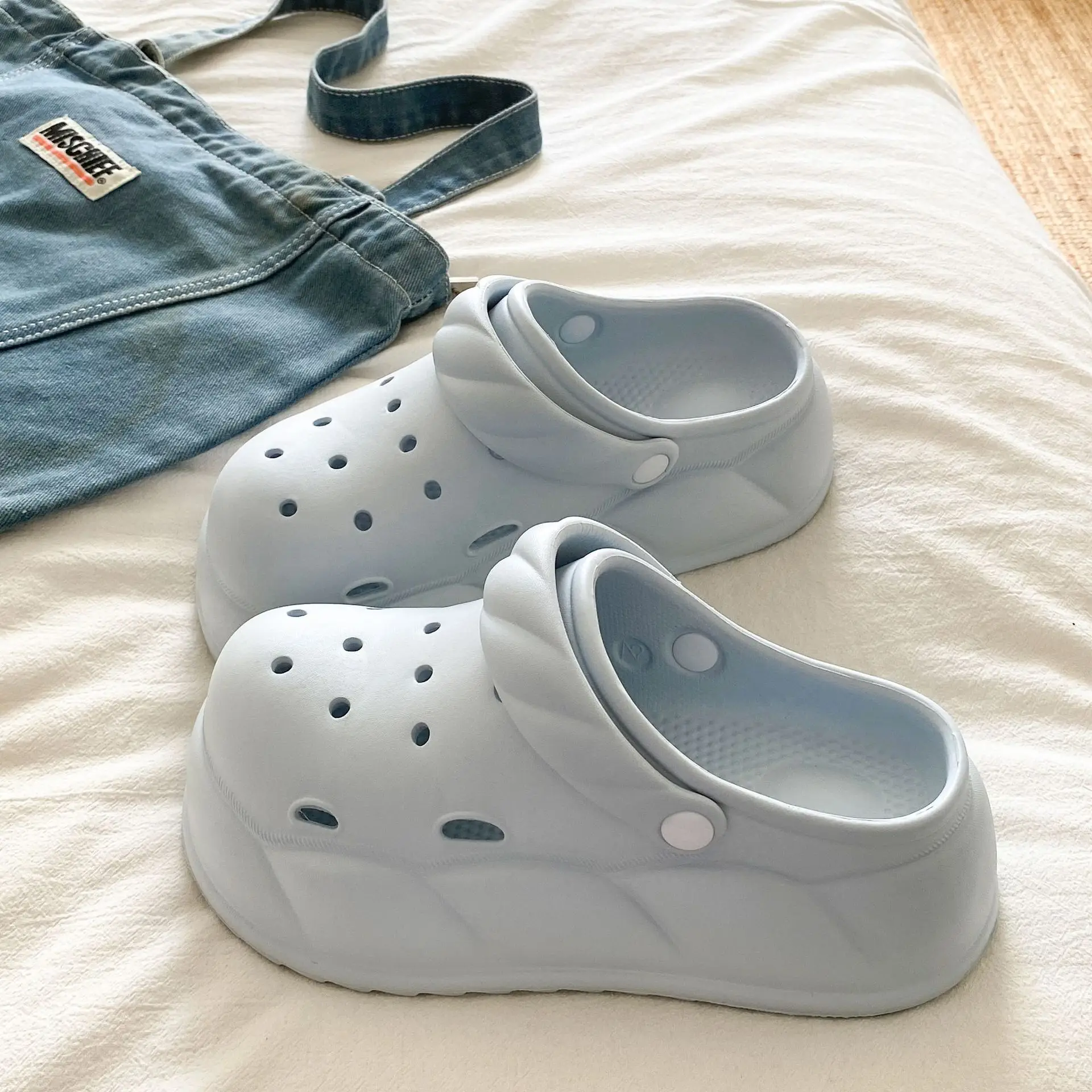 Eva Crocs 2025 Women's Breathable Crocs with Bear Design