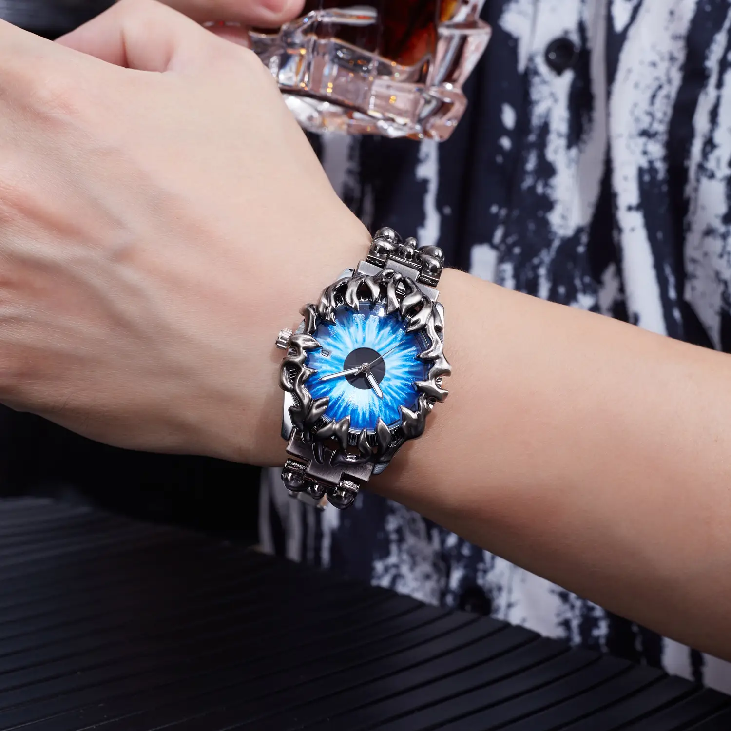 Men's Alien Blue Glass Watch with Eagle Claw Bracelet - Image 4