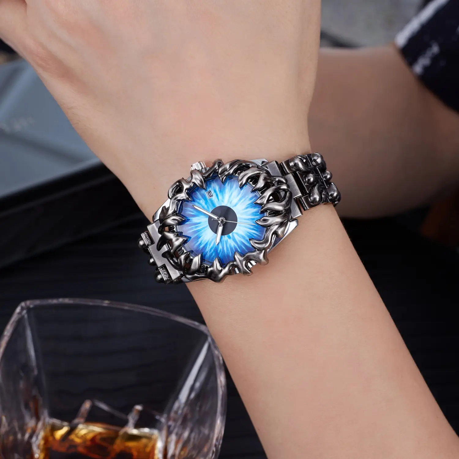 Men's Alien Blue Glass Watch with Eagle Claw Bracelet - Image 5