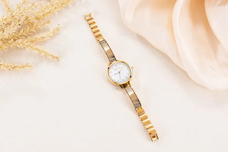 Women's Steel Bracelet Watch with White Dial — feature 5