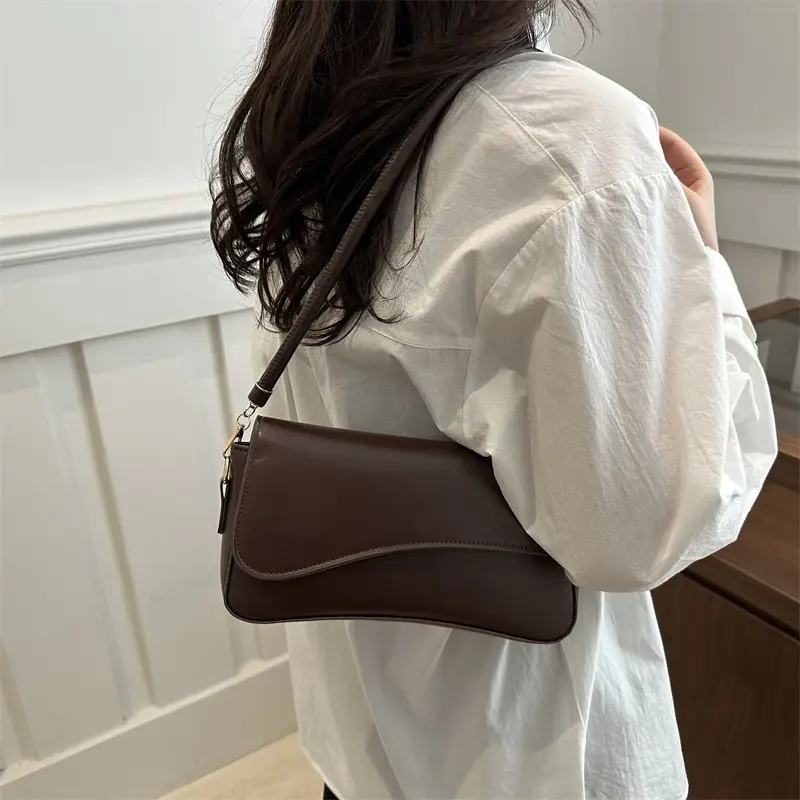Black Retro Underarm Bag for Women - Image 7