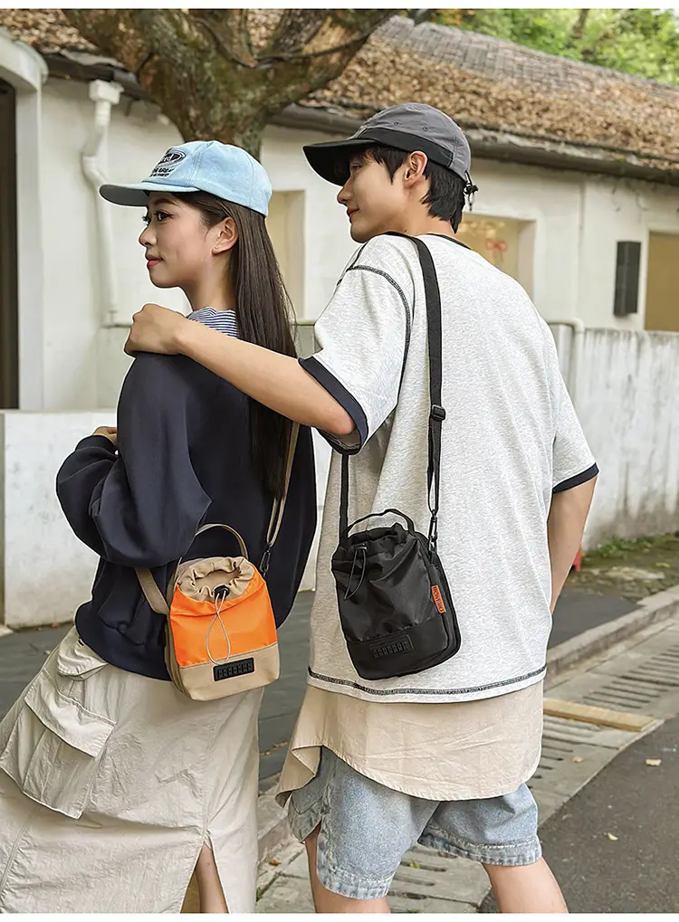 Black Drawstring Water Bottle Bag for Men Women — feature 12