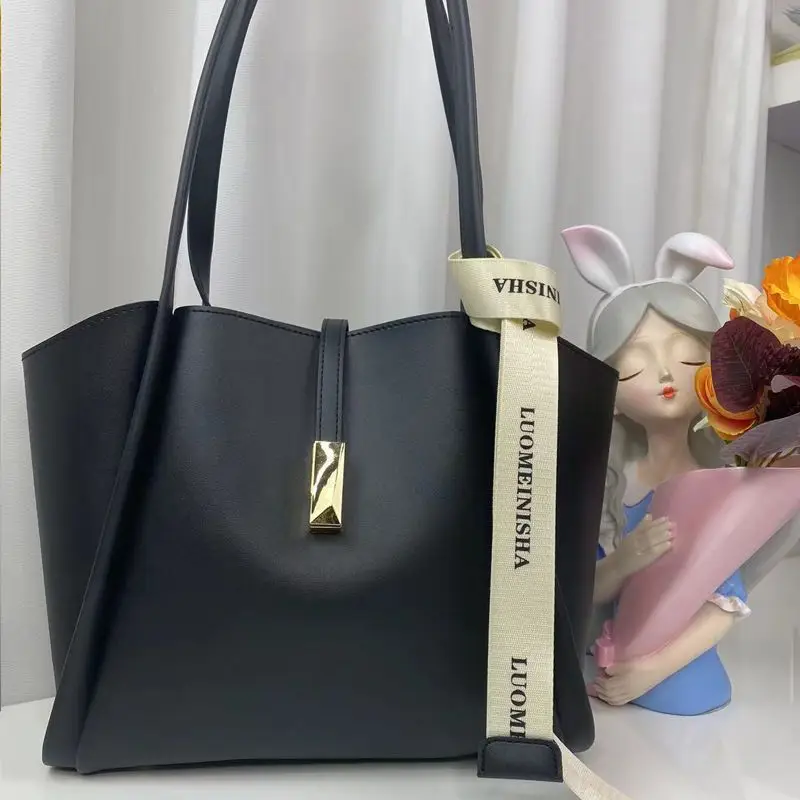 Large Capacity Fashionable Tote Bag for Commuting 2024 - Image 6