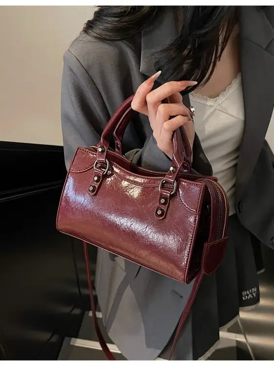 Women's Cream White Square Handbag with Metal Clasp - Image 6