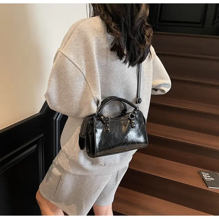 Women's Cream White Square Handbag with Metal Clasp — feature 23