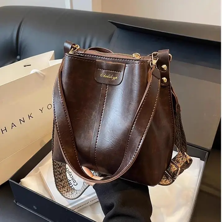 Women's Korean Style Beige Shoulder Bag 2025 New Arrival - Image 7