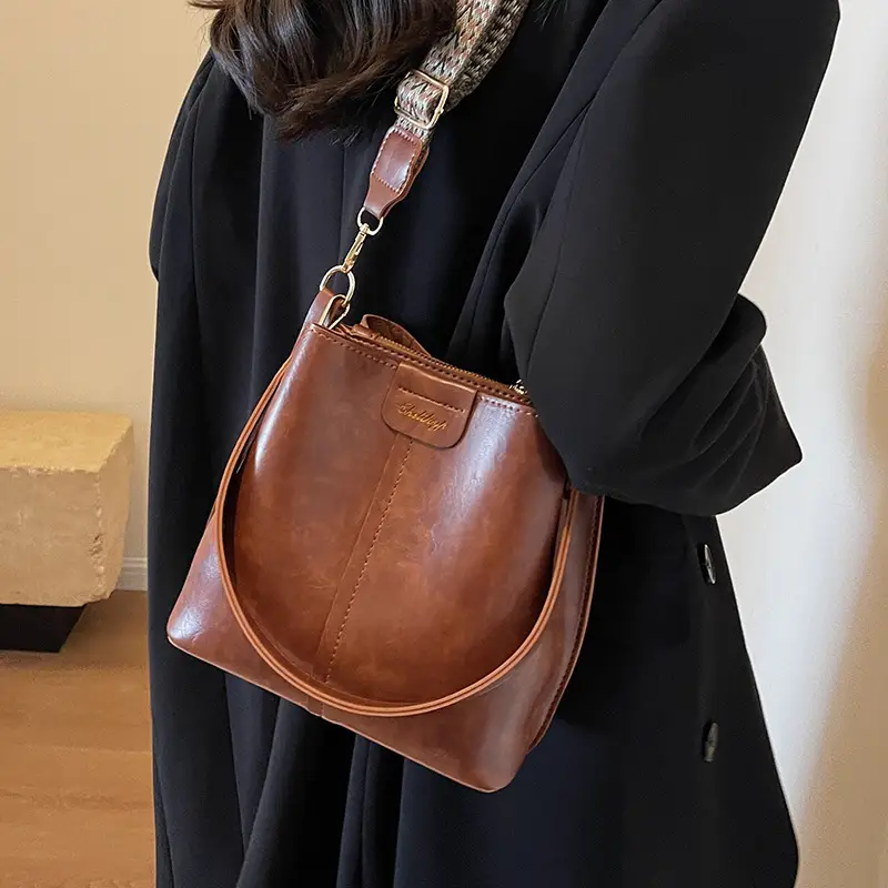 Women's Korean Style Beige Shoulder Bag 2025 New Arrival - Image 8
