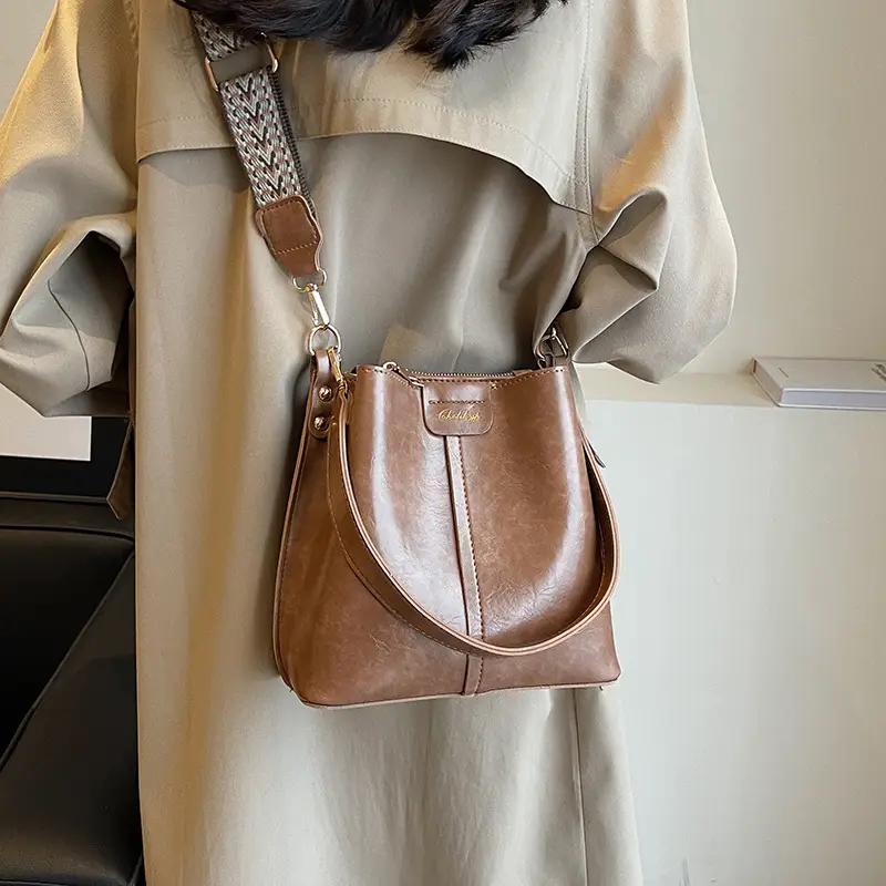 Women's Korean Style Beige Shoulder Bag 2025 New Arrival - Image 9