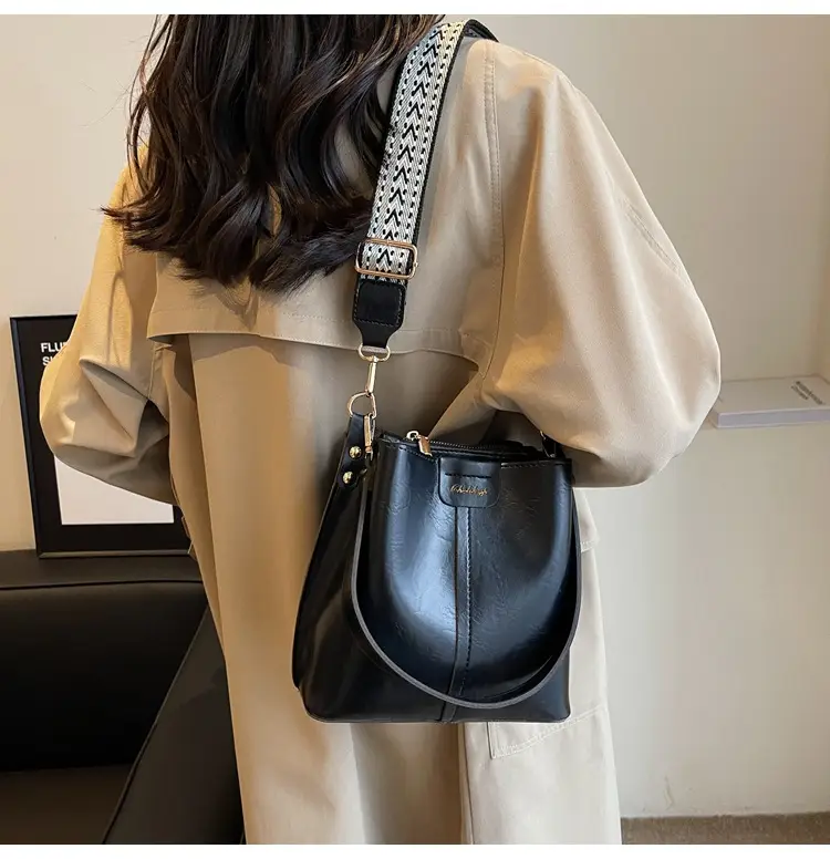 Women's Korean Style Beige Shoulder Bag 2025 New Arrival — feature 12
