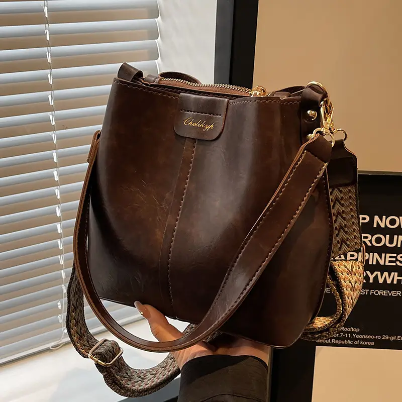Women's Korean Style Beige Shoulder Bag 2025 New Arrival - Image 3