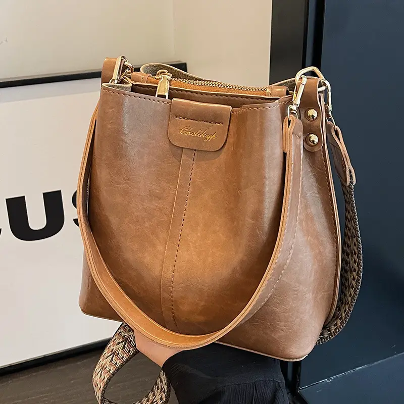 Women's Korean Style Beige Shoulder Bag 2025 New Arrival - Image 4