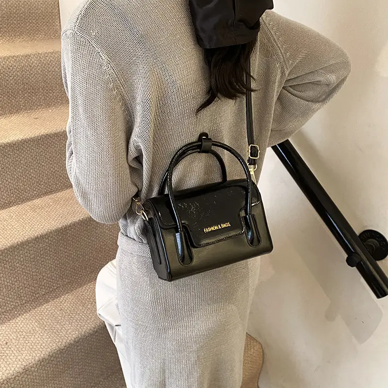 2025 Women's White Square Handbag with Chain Strap - Image 8