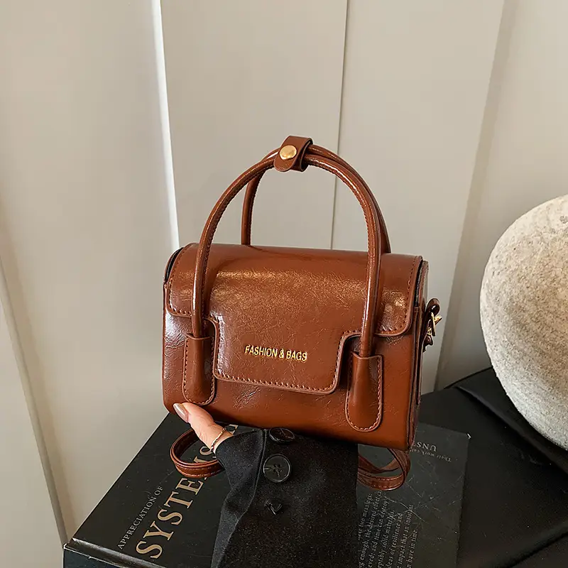 2025 Women's White Square Handbag with Chain Strap - Image 5