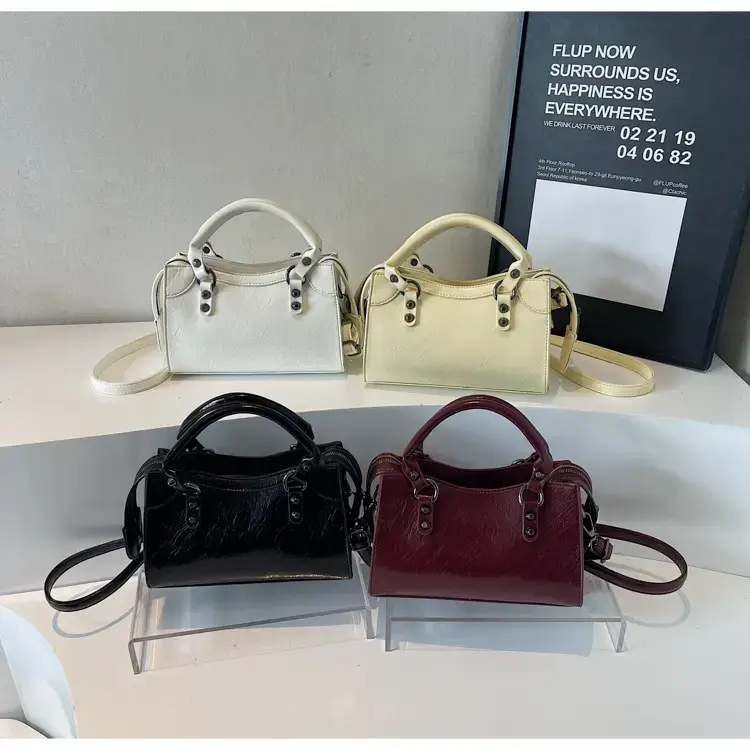 Black Crossbody Handbag for Women 2025 — feature 1