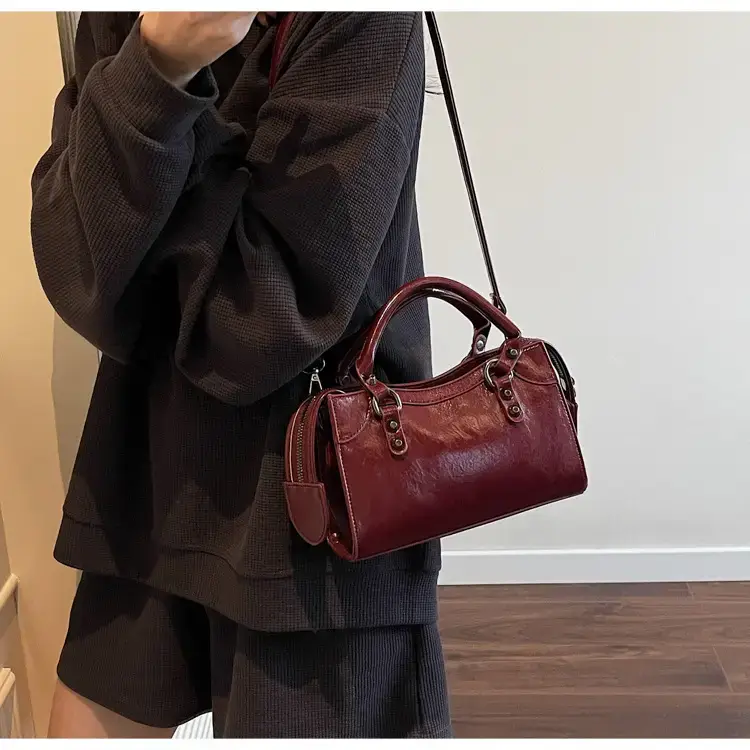 Black Crossbody Handbag for Women 2025 — feature 15