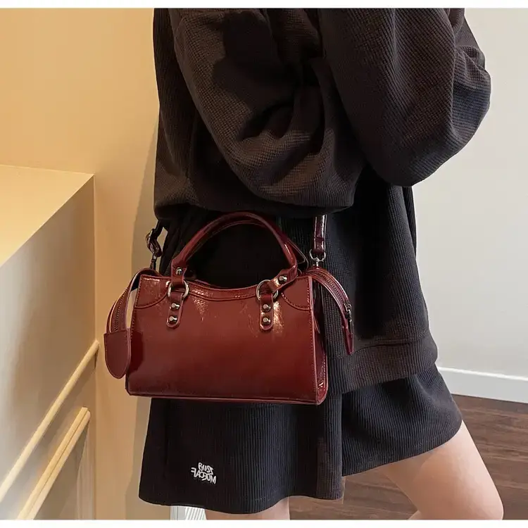 Black Crossbody Handbag for Women 2025 — feature 17