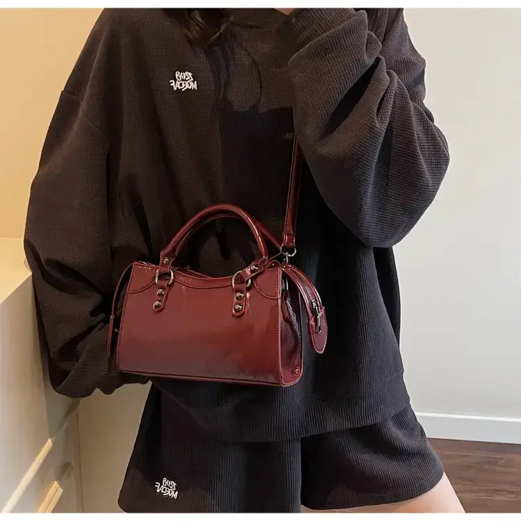 Black Crossbody Handbag for Women 2025 — feature 18