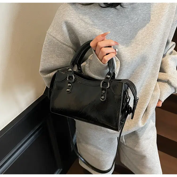 Black Crossbody Handbag for Women 2025 — feature 19