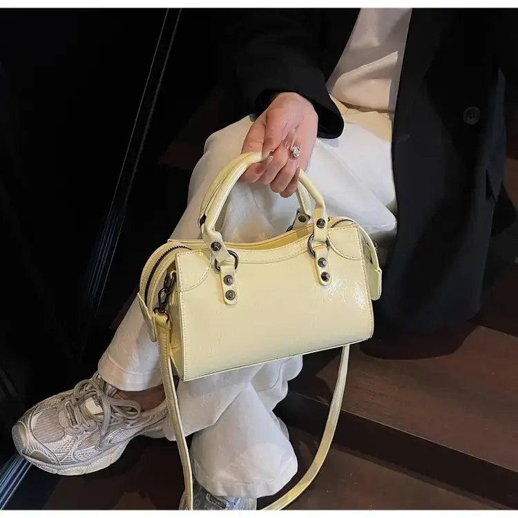 Black Crossbody Handbag for Women 2025 — feature 23
