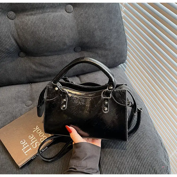 Black Crossbody Handbag for Women 2025 — feature 27