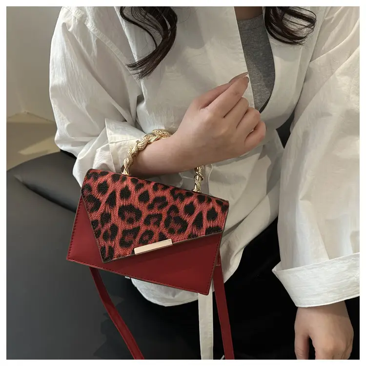 Leopard Print Shoulder Bag with Chain Handle Brown — feature 14