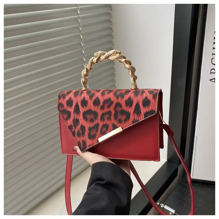 Leopard Print Shoulder Bag with Chain Handle Brown — feature 25