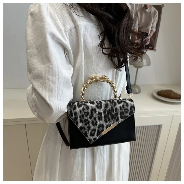 Leopard Print Shoulder Bag with Chain Handle Brown — feature 8