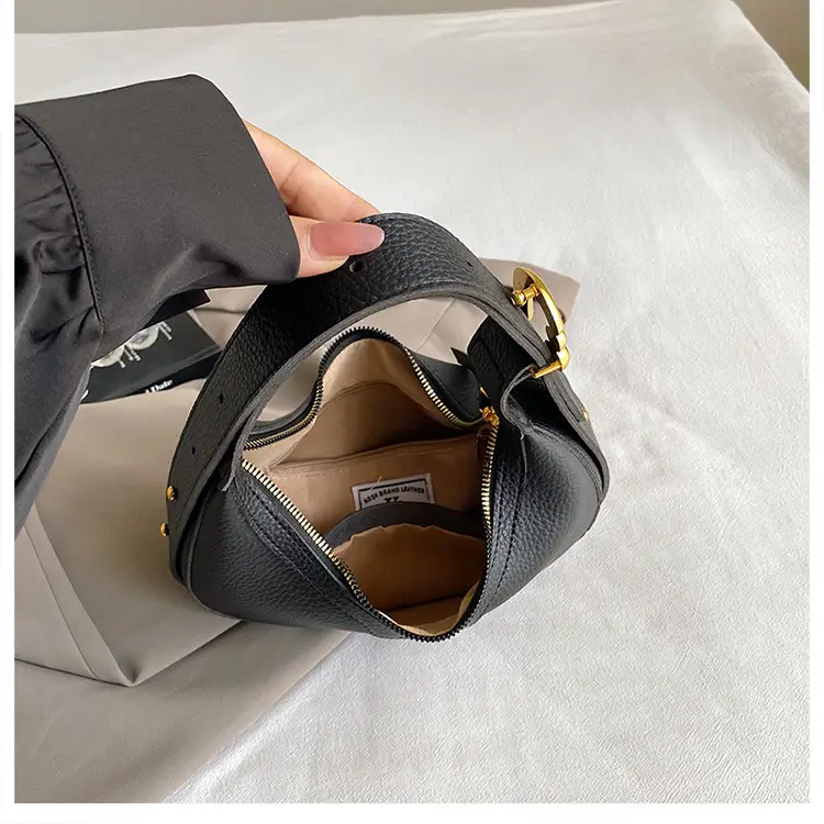 Women's Vintage Brown Crossbody Bag 2025 — feature 7