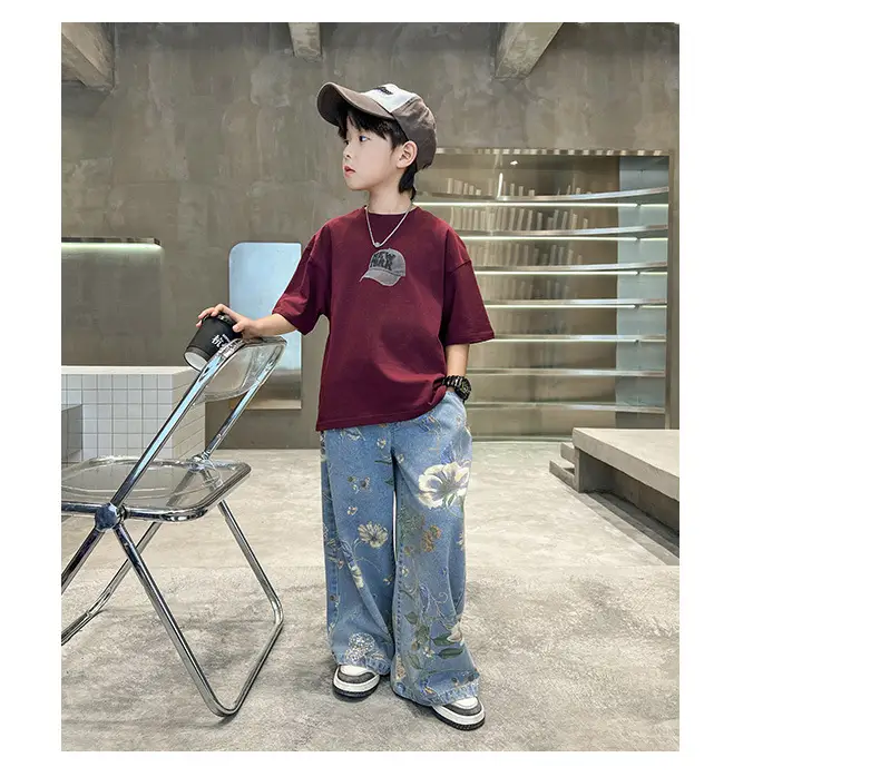 Boys Printed T-Shirt & Floral Jeans 2-Piece Set — feature 10