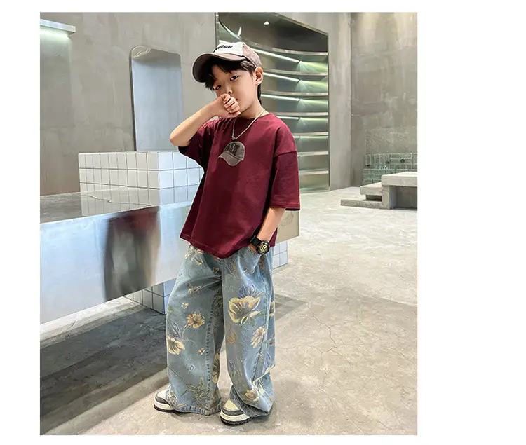 Boys Printed T-Shirt & Floral Jeans 2-Piece Set — feature 14