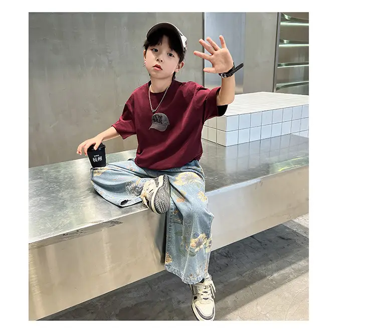 Boys Printed T-Shirt & Floral Jeans 2-Piece Set — feature 16