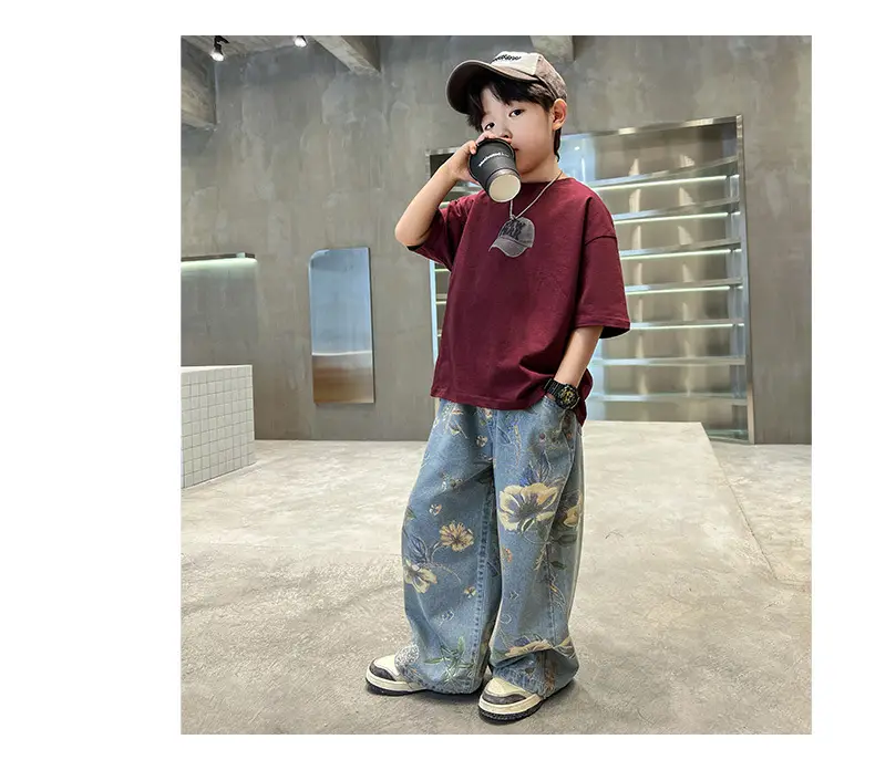 Boys Printed T-Shirt & Floral Jeans 2-Piece Set — feature 8